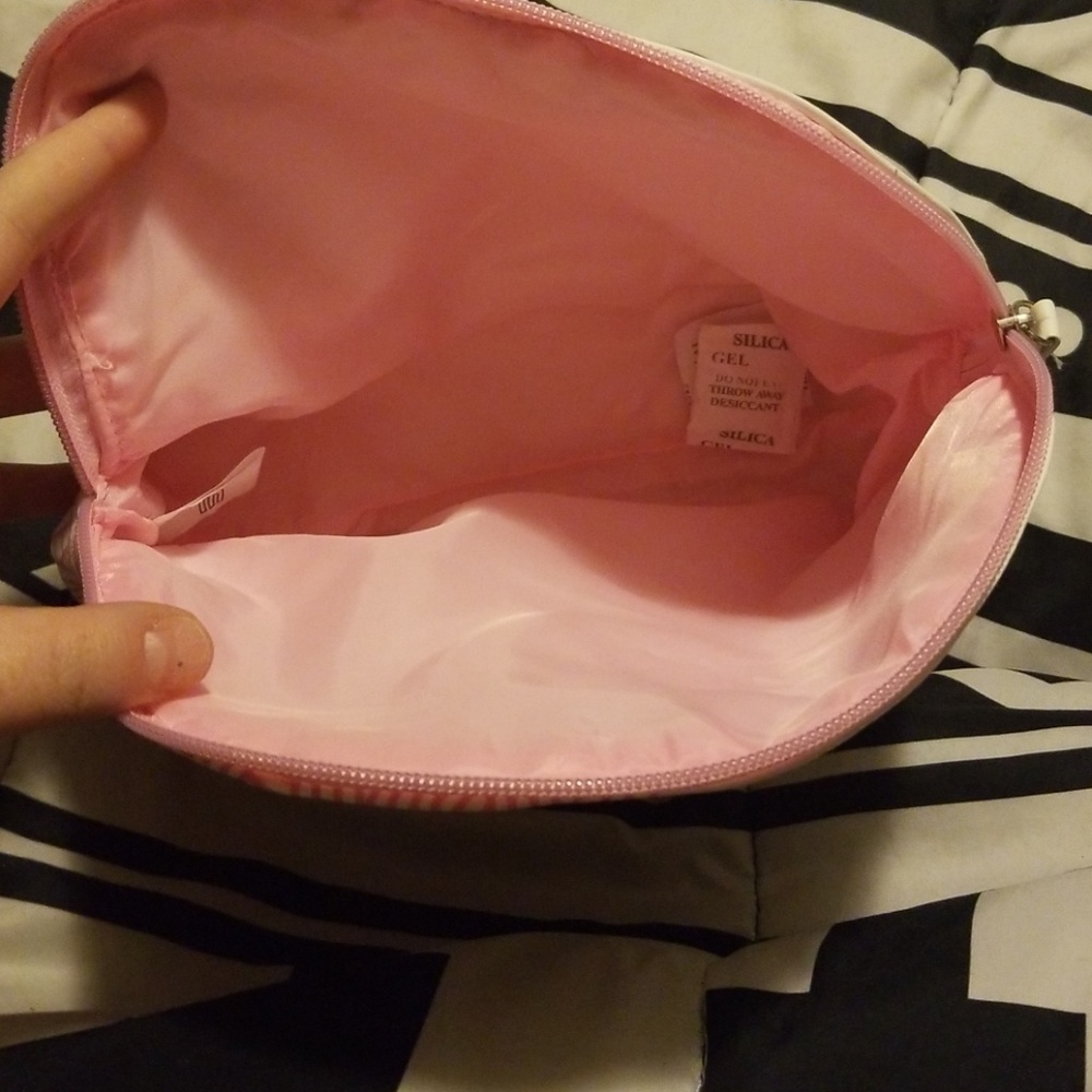 Makeup Bag/Travel Bag - Picture 2 of 2